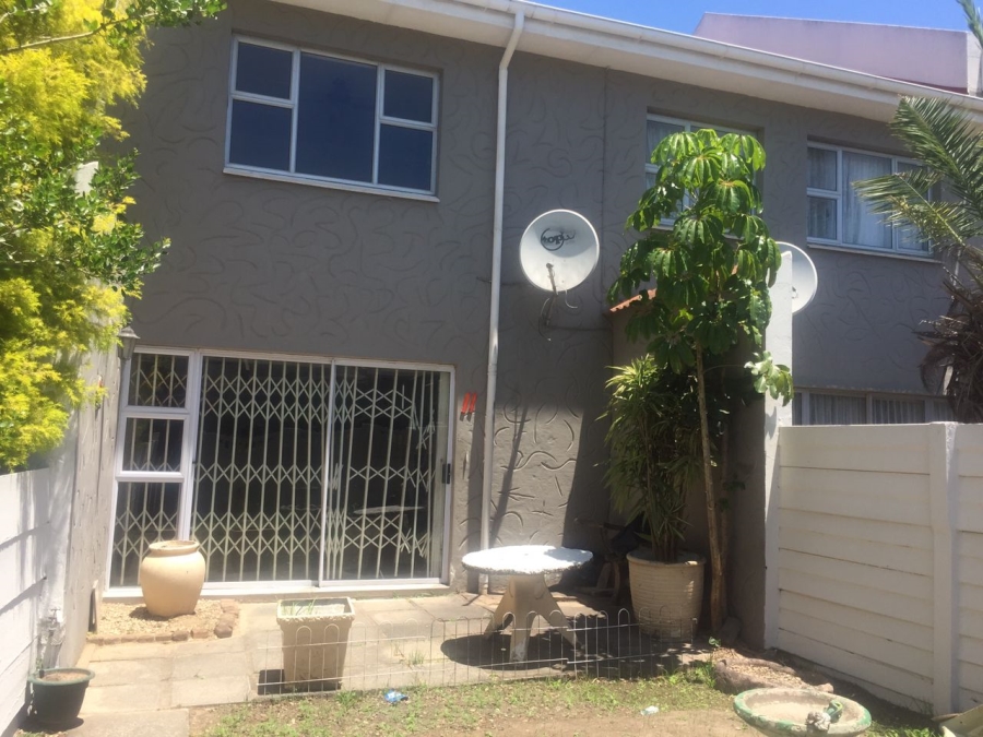 To Let 3 Bedroom Property for Rent in Amalinda Eastern Cape